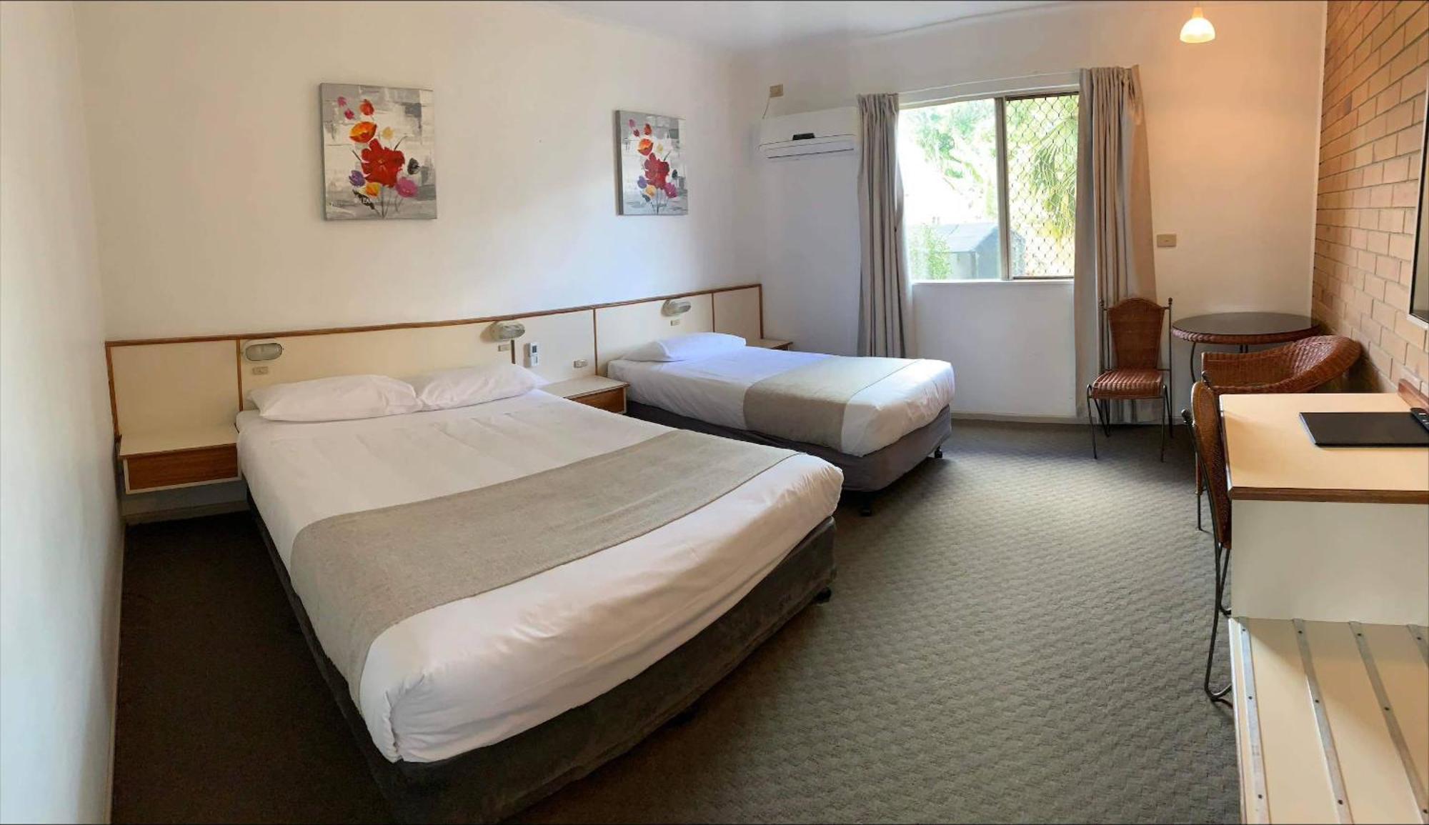 Wild Scotsman Motor Inn Gin Gin Qld Exterior foto